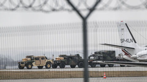 Заради непланирана военна дейност: Затвориха летищата в Люблин и Жешов