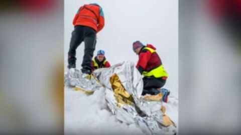 Лавина уби двама унгарци 