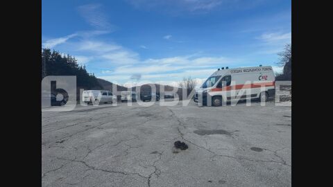 Неофициално: Намериха три тела в изоставен кемпер над Враца