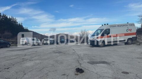 Неофициално: Намериха три тела в изоставен кемпер над Враца