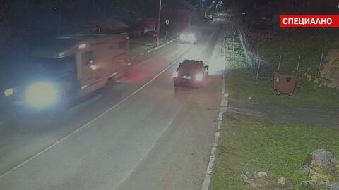 Ексклузивни кадри от изтеглянето на кемпера, в който бяха открити три тела