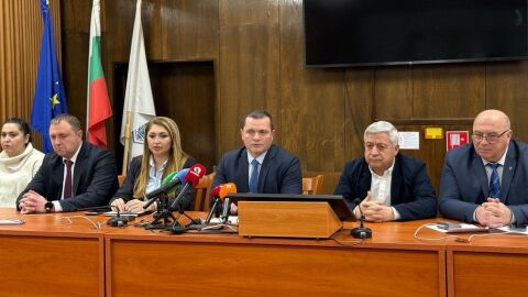 Община Русе поема контрол над буферния паркинг на бул. „България“