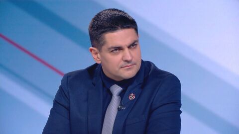 Радостин Василев за консултациите и Йотова: Не я приемам за човек, който би се борил срещу мафията, обградена от тази мафия