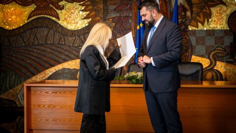 Лили Иванова бе удостоена със „Златна лаврова клонка“ на МВнР