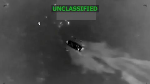 САЩ бомбардираха лодка, убити са трима предполагаеми наркотрафиканти (ВИДЕО)