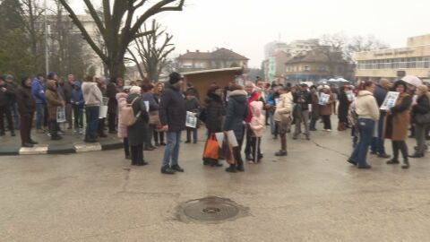 След поредната катастрофа: Протест срещу войната по пътищата в Червен бряг