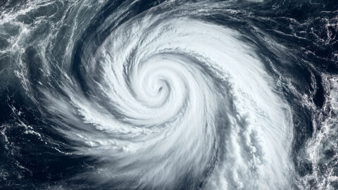 Циклон връхлетя Италия, разруши емблематична забележителност