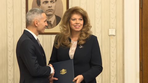 Делян Добрев: „Оставам в ГЕРБ“, Гюров готви състава на новото служебно правителство