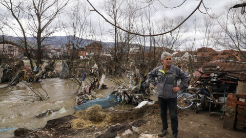 Обилни валежи предизвикаха наводнения и евакуации в Северна Македония