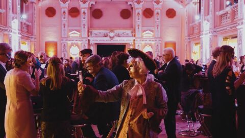 Венеция през зимата в София: Магията на венецианския карнавал превзема централните столични улици