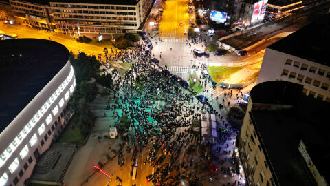 Нови протести в Сърбия, след като ден по-рано демонстранти бяха нападнати от активисти на управляващата партия