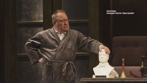 Смешният плач по изгубената власт: Георги Мамалев играе „Големанов“ за 50-и път в Народния театър