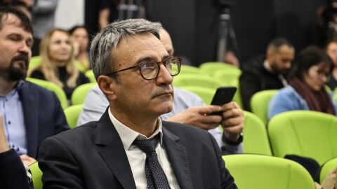 Проверяват за евентуален „глич“ – техническа грешка в софтуера на системите на електроразпределителните дружества