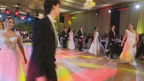 Традиционният виенски бал: Блясък, класическа музика и благотворителна кауза