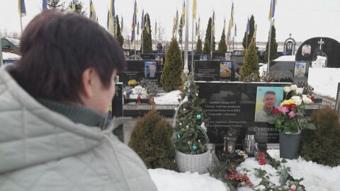 4 г. от войната в Украйна: Путин няма да спре, казва Олга, която губи сина си