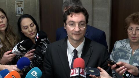 Крум Зарков: Депутатите от БСП, отхвърлили ветото на президента Йотова, няма да са депутати в следващото НС