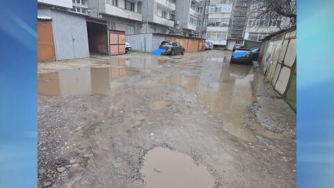 По сигнал до bTV: Защо живеещи в центъра на Добрич газят в „язовир“ след всеки дъжд