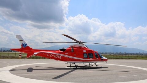 Медицински хеликоптер транспортира 8-месечно бебе в тежко състояние и 91-годишна жена