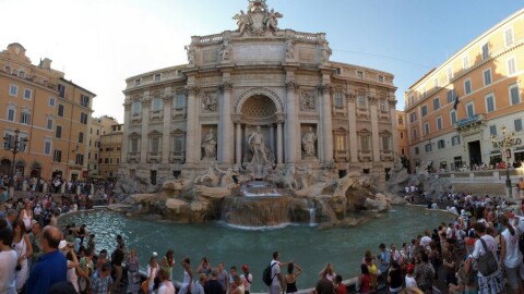 Рим въвежда 2 евро такса за достъп до фонтана „Треви“
