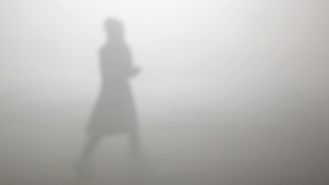 Облачно и с мъгли днес, температурите - до 9 градуса