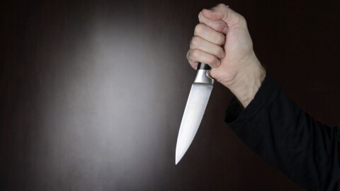 Арестуваха ученичка след нападение с нож в училище в Манчестър