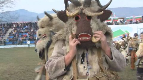 Започна „Симитлия“: Фестивалът събира кукерски, сурвакарски и станчинарски групи