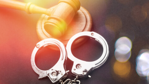 „Ще ти извадя очите и ще ти ги сложа в ръцете“: Задържаха мъж, пребил майка си и жена си в София