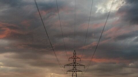 Молдова остана без връзка с основната електропреносна мрежа към Европа след руски удари по Украйна