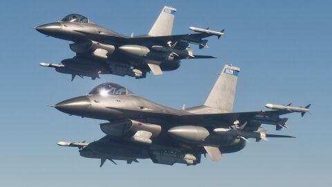 Гръцки F-16 в охраната на небето ни: ВВС на България и Гърция със съвместни тренировъчни полети