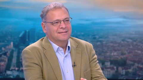 Кой е Юлиян Попов - новият министър на околната среда в служебния кабинет на Андрей Гюров?