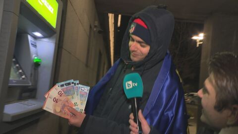 „Не работи, просто не работи“: Проблеми с тегленето на евро в първите часове на 2026 г. 