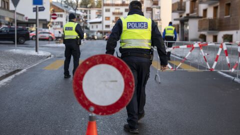 Трагедията на Нова година в Швейцария: Ще отнеме седмици да се разпознаят телата на загиналите 