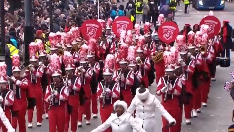 Новогодишният парад в Лондон: Оркестри, танцьори и близо половин милион души