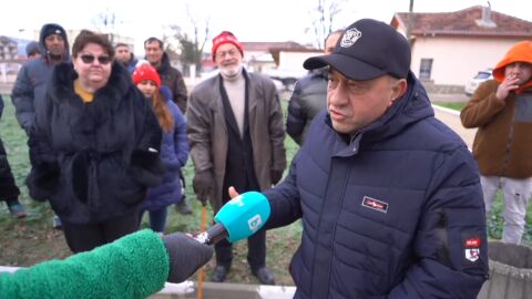 „Ако не оправят тока, затваряме моста за АЕЦ-а“: Село Долни Цибър заплаши с неподчинение заради спиране на тока и изгорели уреди