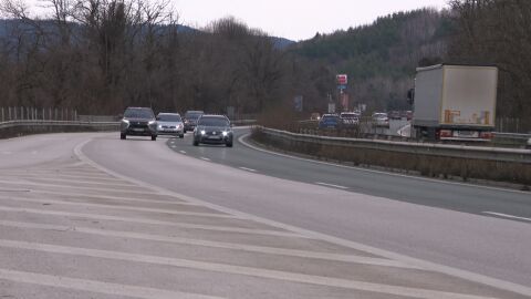 Прибирането след празниците: Хиляди се завръщат в големите градове 