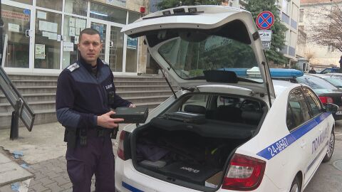 На пост и в празниците: Как преминава едно 12-часово дежурство на полицейски патрул в София