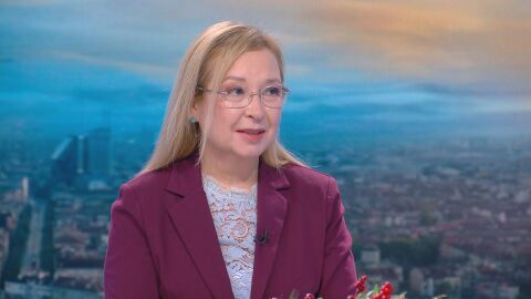 Зорница Русинова: Все още се ориентираме как да се разделим с лева и това е нормално