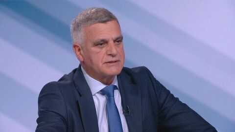 Стефан Янев: Срещите за Украйна са важни, но мирът минава през реални договори