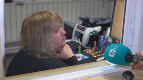 bTV проверява: Как се изплащат първите пенсии в евро в малките населени места?