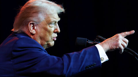  Тръмп: Иран гледа към свободата, както никога досега. САЩ са готови да помогнат