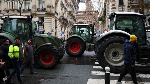 Ескалация на напрежението в Париж: Фермери излязоха на протест, блокираха Триумфалната арка (ВИДЕО, СНИМКИ)
