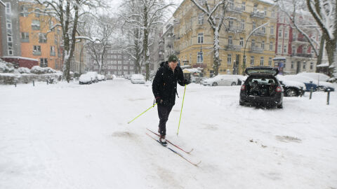 Германия се готви за необичайно студено време: Бурята "Ели" носи значителни снеговалежи 