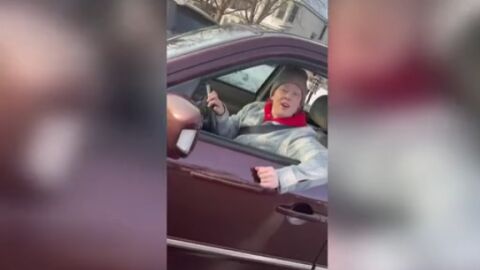 Ново видео разкрива момента, в който агент на ICE застрелва майка в Минеаполис