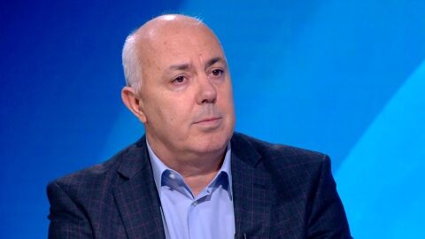 Проф. Веселин Вучков: Чест му прави на моя състудент Росен Желязков