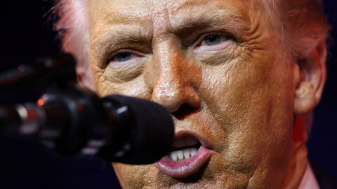 Тръмп: Помощта е на път. Запазете имената на убийците и насилниците