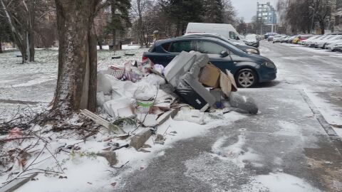 За един ден: Над 130 тона боклук са извозени от критични столични райони