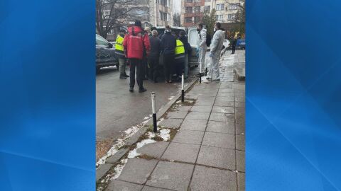 200-килограмовият мъж, за чийто живот се борят в "Пирогов", не е излизал от 16 г.: Каква е неговата история?