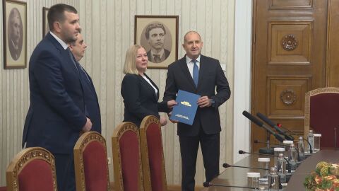 ПП-ДБ прие и върна веднага втория мандат за ново правителство на Румен Радев (НА ЖИВО)