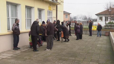 От лева към еврото: Пощите купуват още валута 