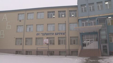 След Варна - и в Добричка област учениците излизат в онлайн обучение